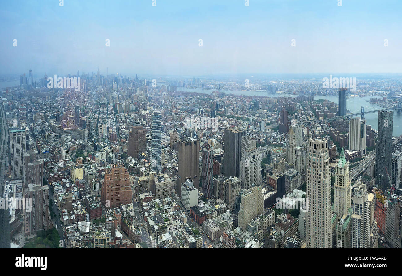 Vista epica di Manhattan e l'Empire State Building da OWO - One World Observatory, New York New York, Stati Uniti d'America Foto Stock