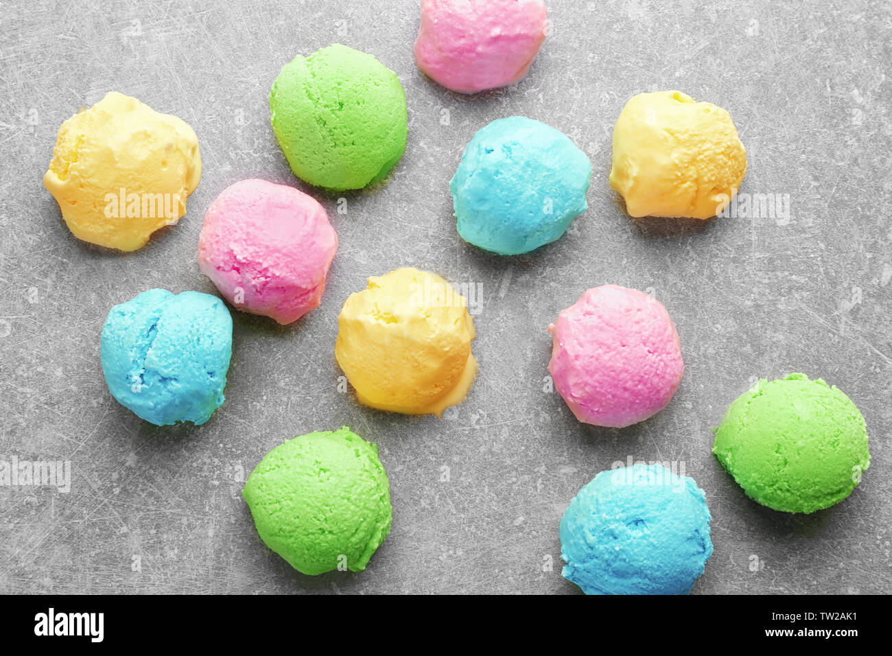 Ice Cream scoop raccolta su sfondo grigio Foto Stock