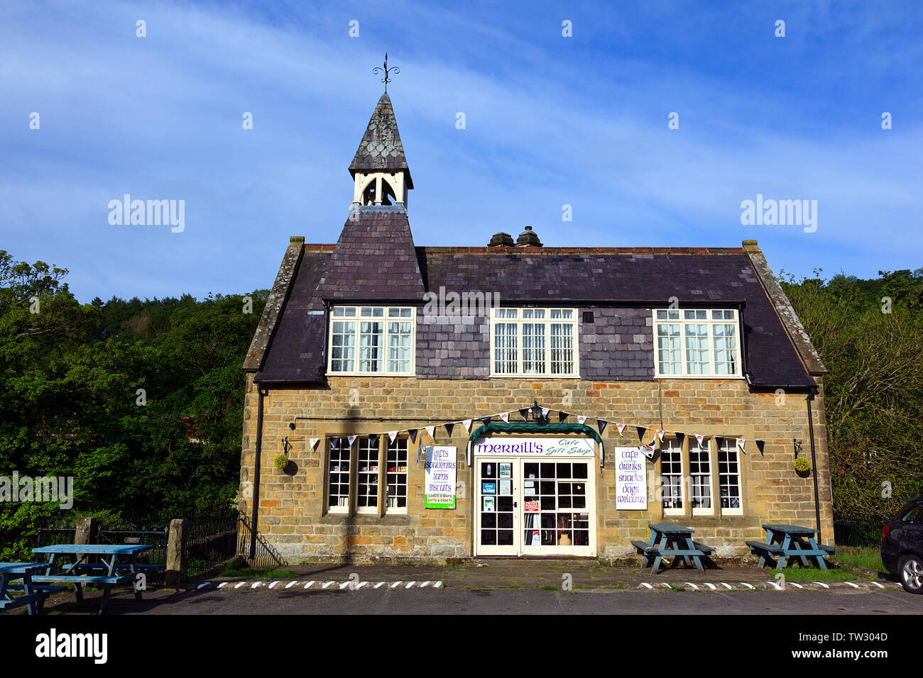 Old School House coinversion al negozio e alloggio in Hutton-le-foro, North Yorkshire Foto Stock
