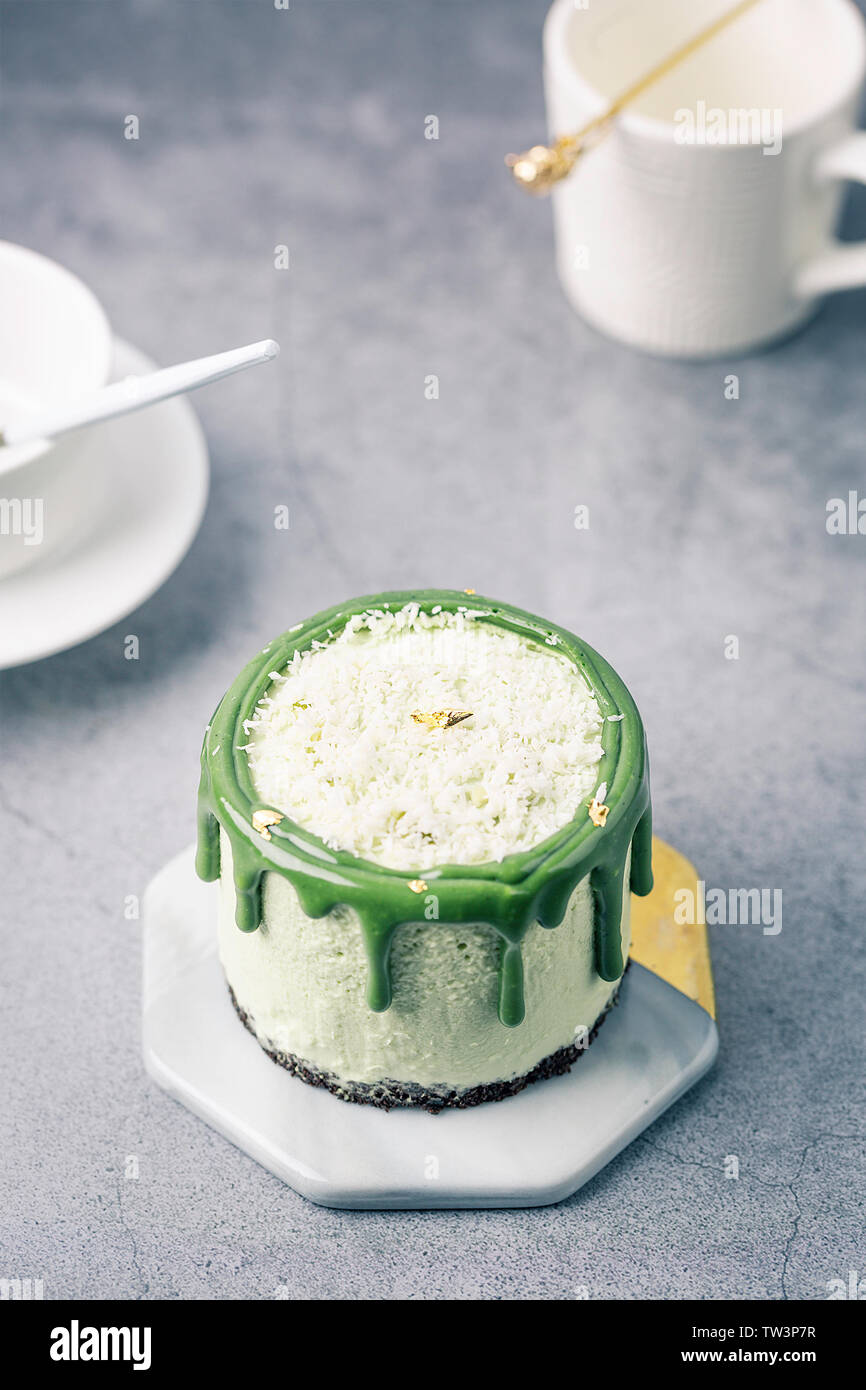 Caduta la mousse di matcha Foto Stock