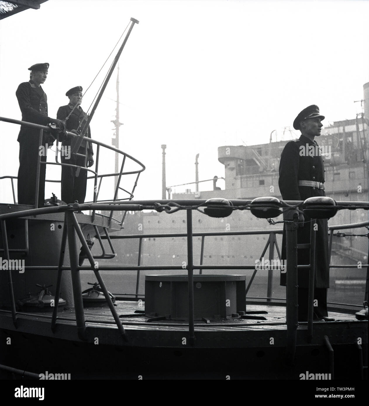 Wehrmacht Kriegsmarine U-Boot des tipi VII C Indienststellung U 244 1944 - Marina da guerra della Germania nazista sommergibile tipo VII C commissioning U244 1944 Foto Stock