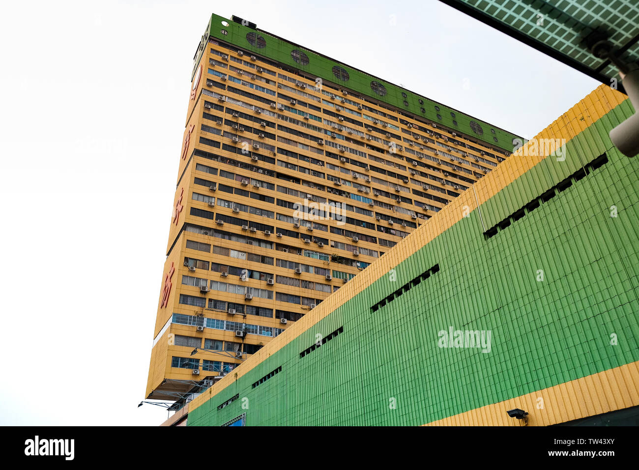 I popoli Park a 31 piani degli anni settanta con edificio residenziale, cibo e lo shopping complesso situato nella Chinatown di Singapore. Foto Stock