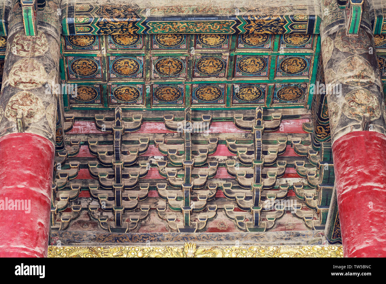 L'interno del Dacheng Hall del Tempio di Confucio in Qufu, Provincia di Shandong Foto Stock