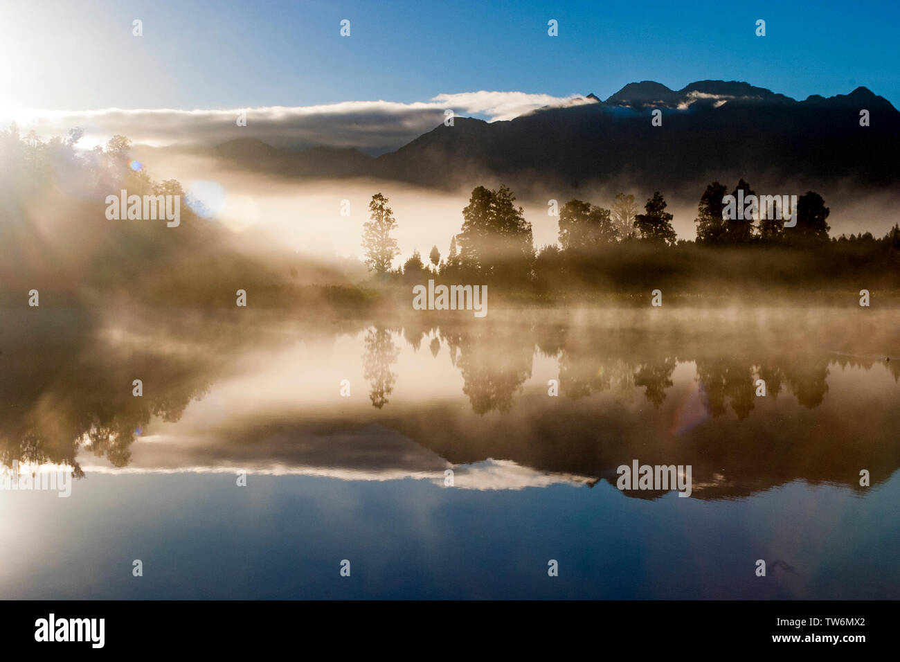 Il pittoresco lago matheson sull'Isola Sud della Nuova Zelanda Foto Stock