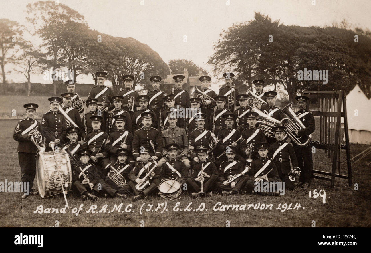 Banda di RAMC Carnarvon 1914, UK Army Medical Corps, vecchia cartolina. Foto Stock