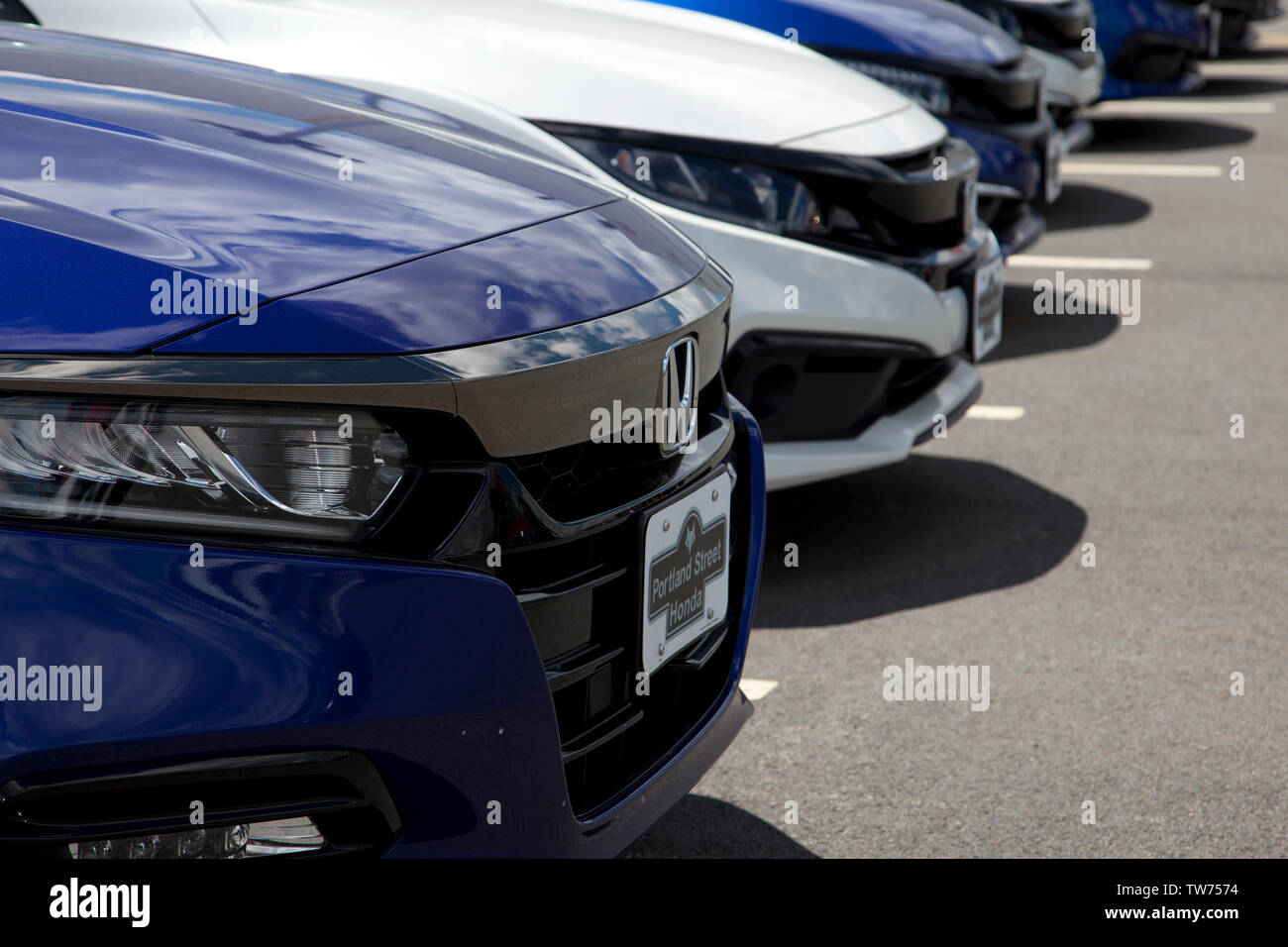 Dartmouth, Nova Scotia, Canada- Giugno 15, 2019: veicoli nuovi di marca per la vendita a Portland Street Honda Foto Stock