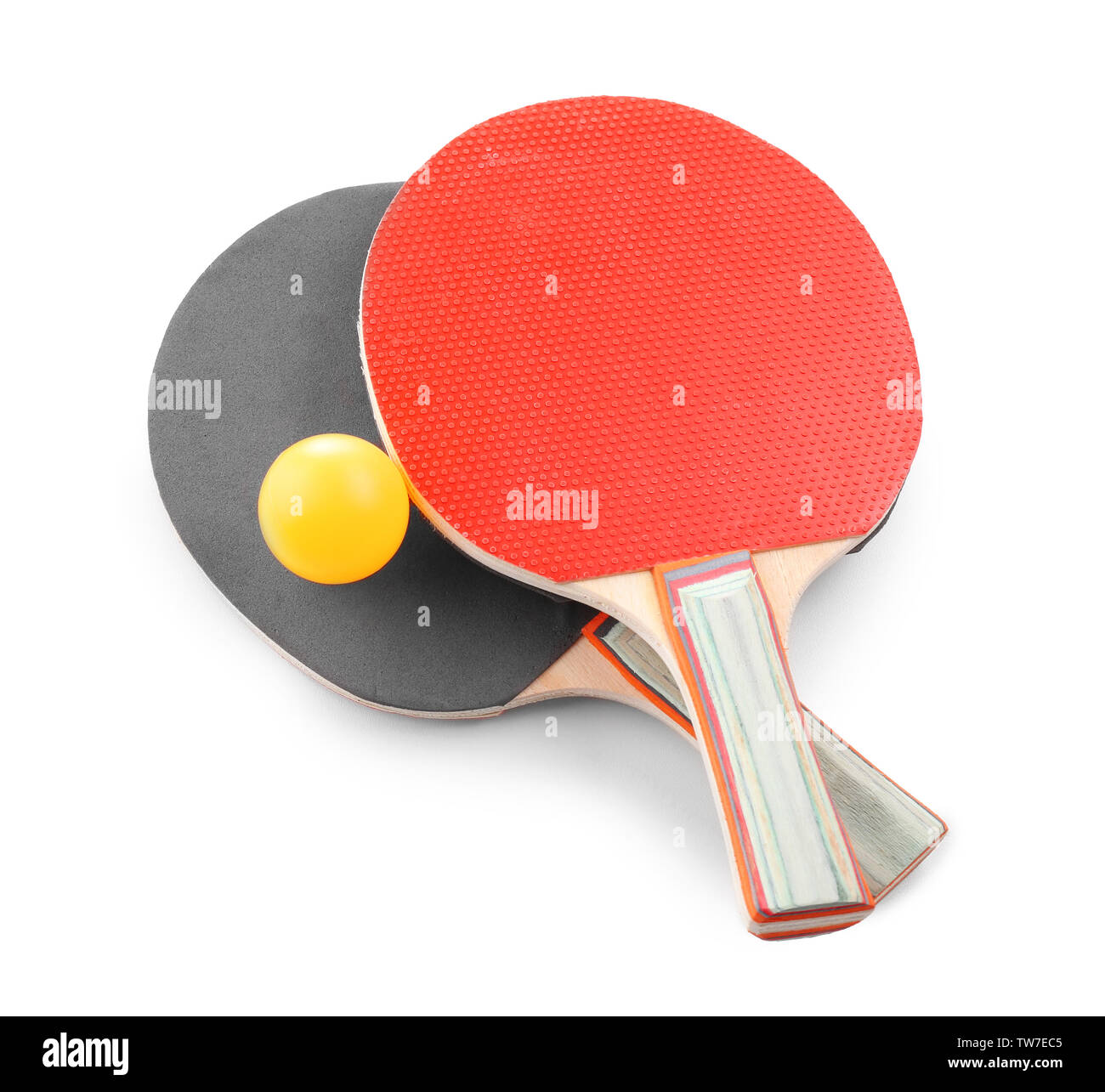 Ping pong racchette e palle isolato su bianco Foto Stock