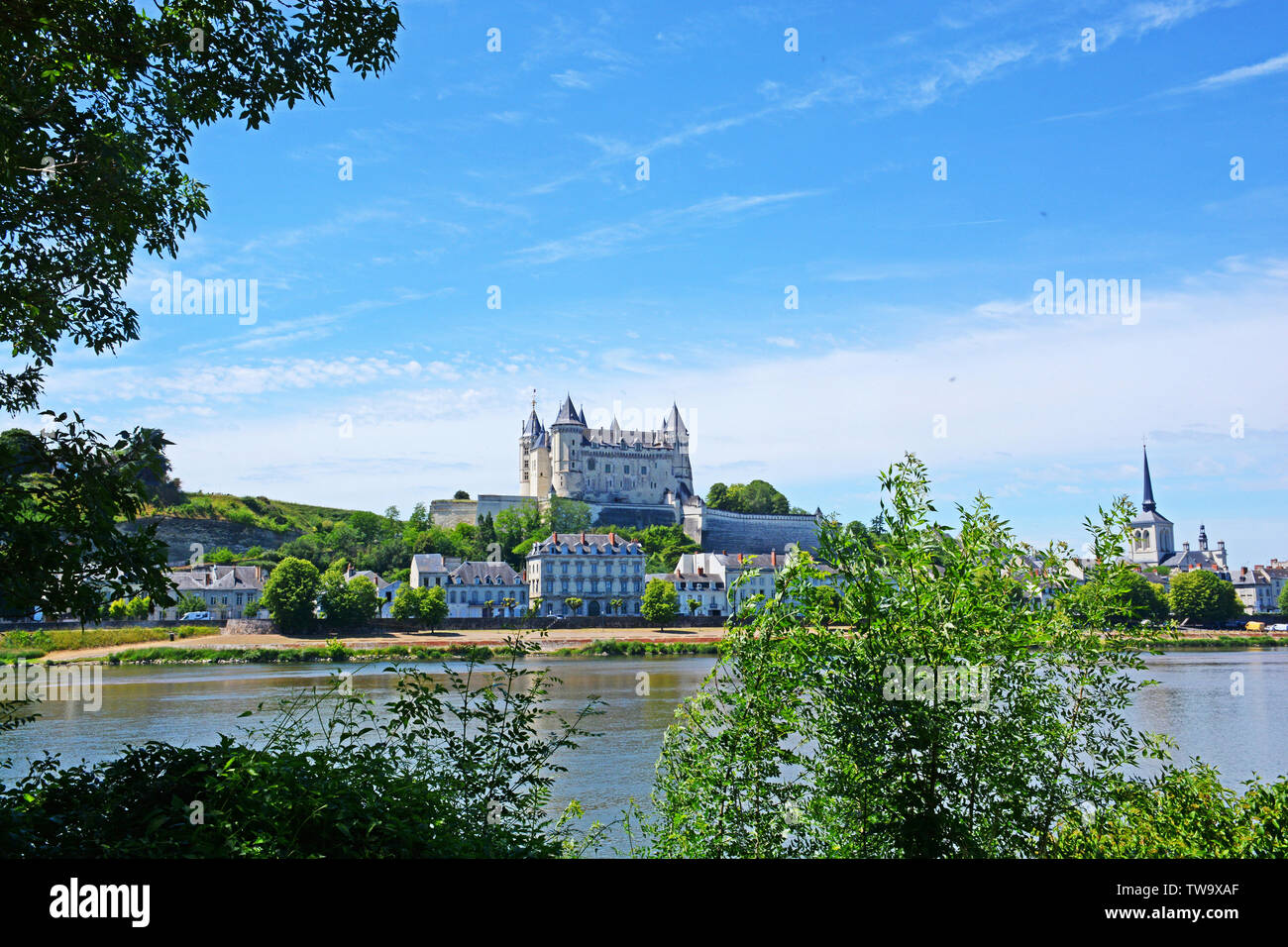 Il castello e il fiume Loira, Saumur , Maine-et-Loire, Pays de la Loire, Francia Foto Stock