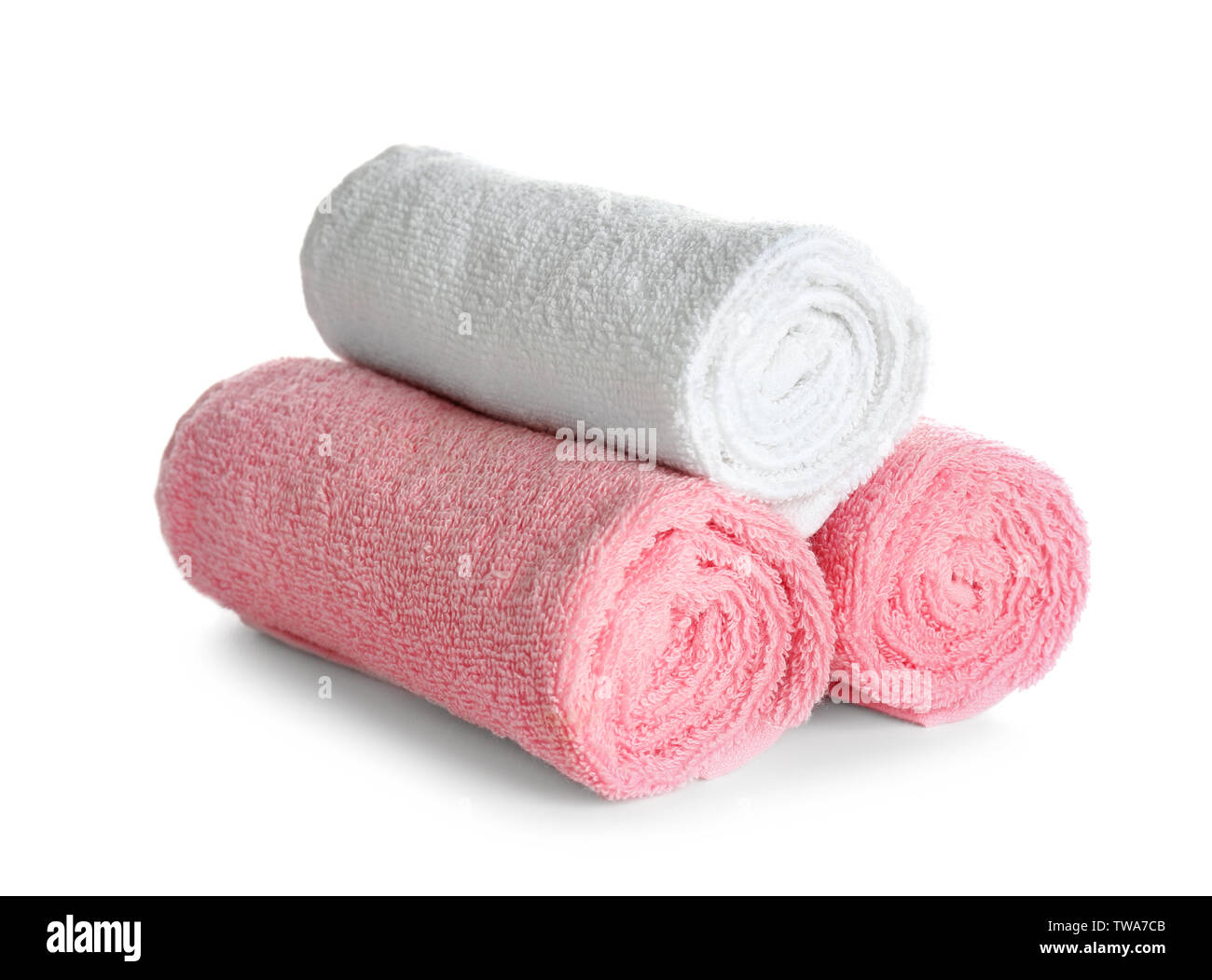 Laminati asciugamani puliti su sfondo bianco. Servizio lavanderia Servizio giorno Foto Stock