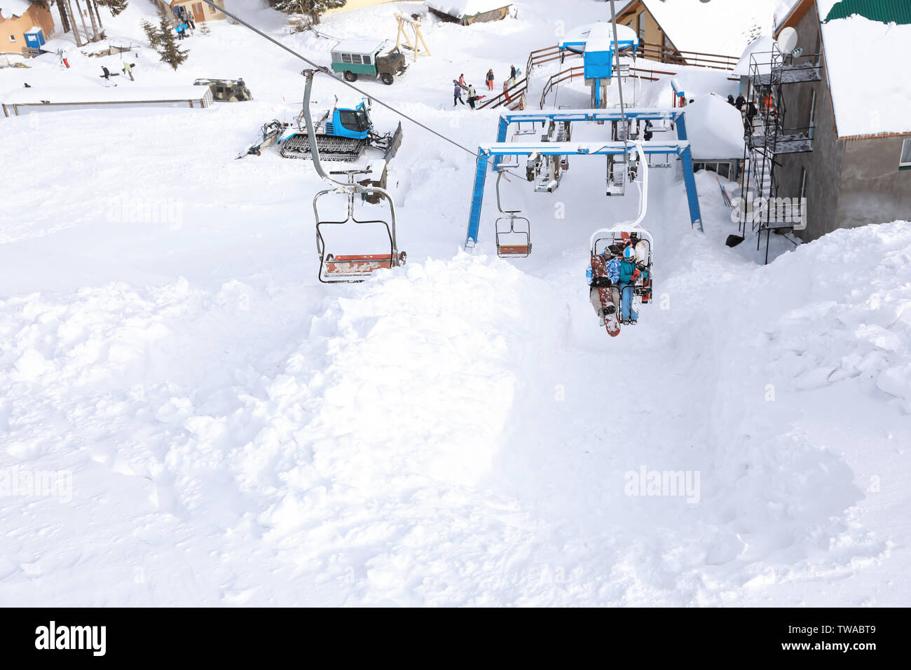 Skilift del resort di montagna. Vacanza invernale Foto Stock
