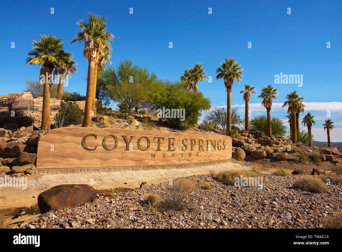 Segno di benvenuto alla piccola comunità di Coyote Springs vicino a Las Vegas in Nevada Foto Stock