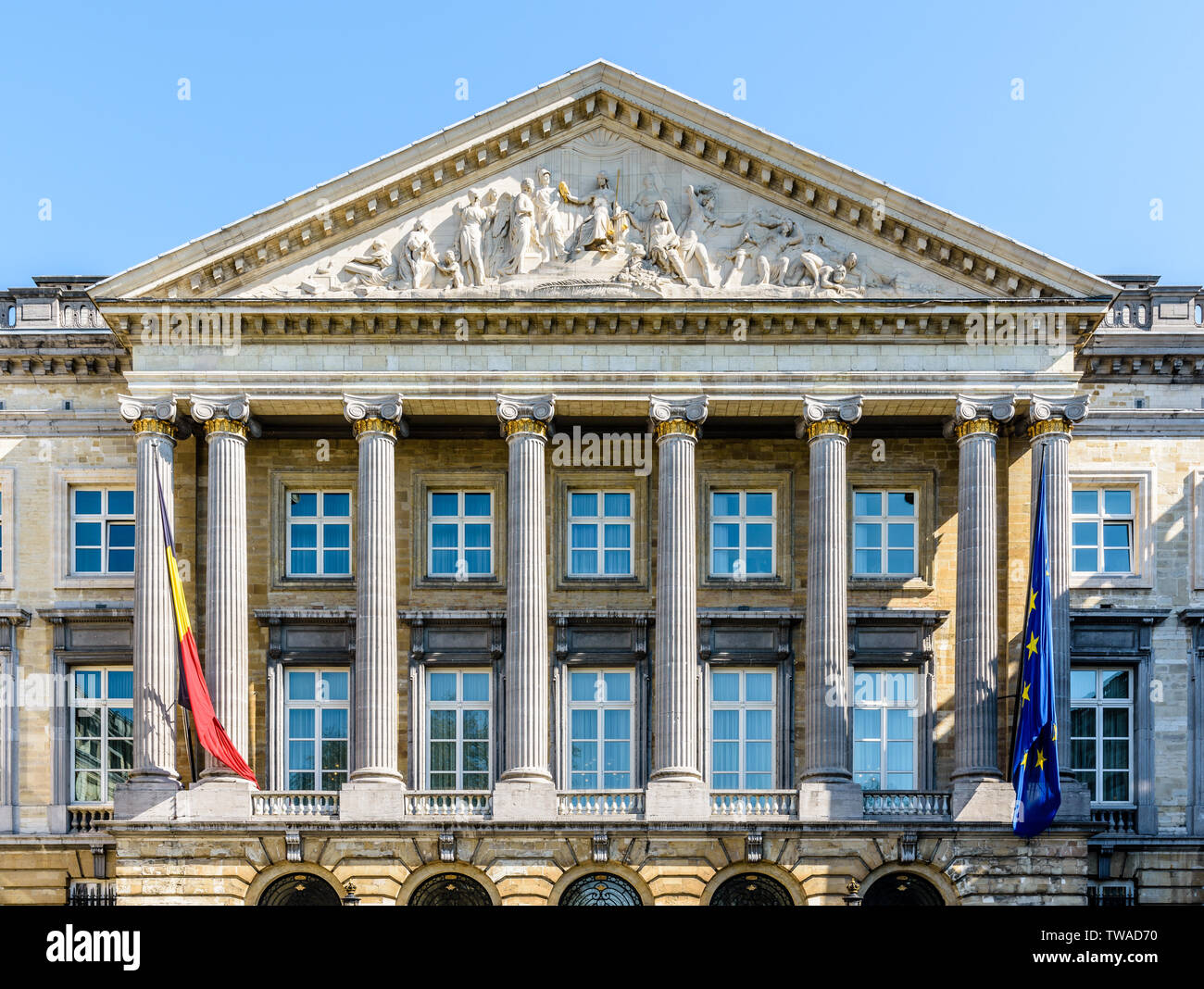Vista frontale del Palazzo della Nazione, sede del Parlamento federale belga a Bruxelles, in Belgio. Foto Stock