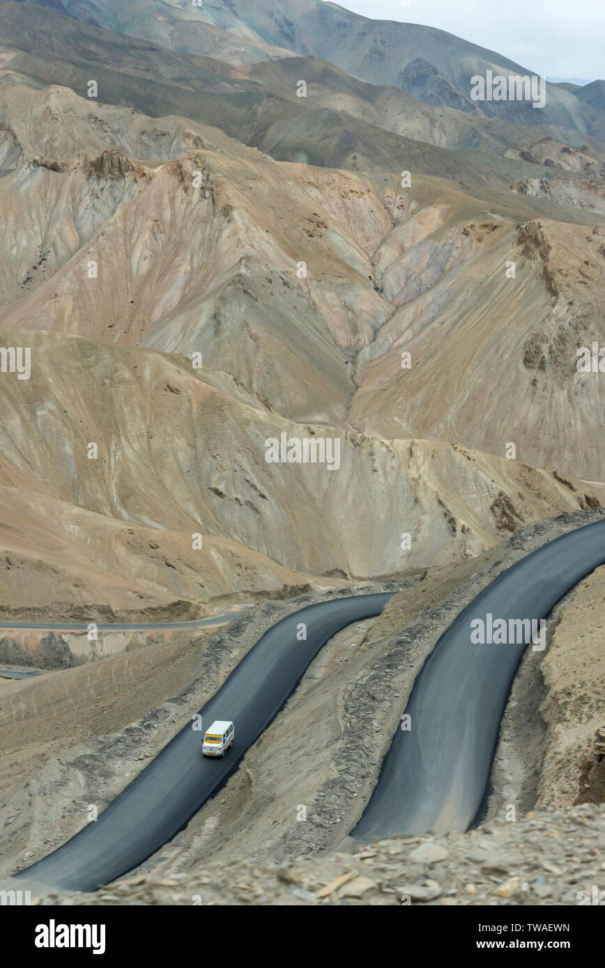 Fotula pass roads, Ladakh, Jammu e Kashmir in India. Foto Stock