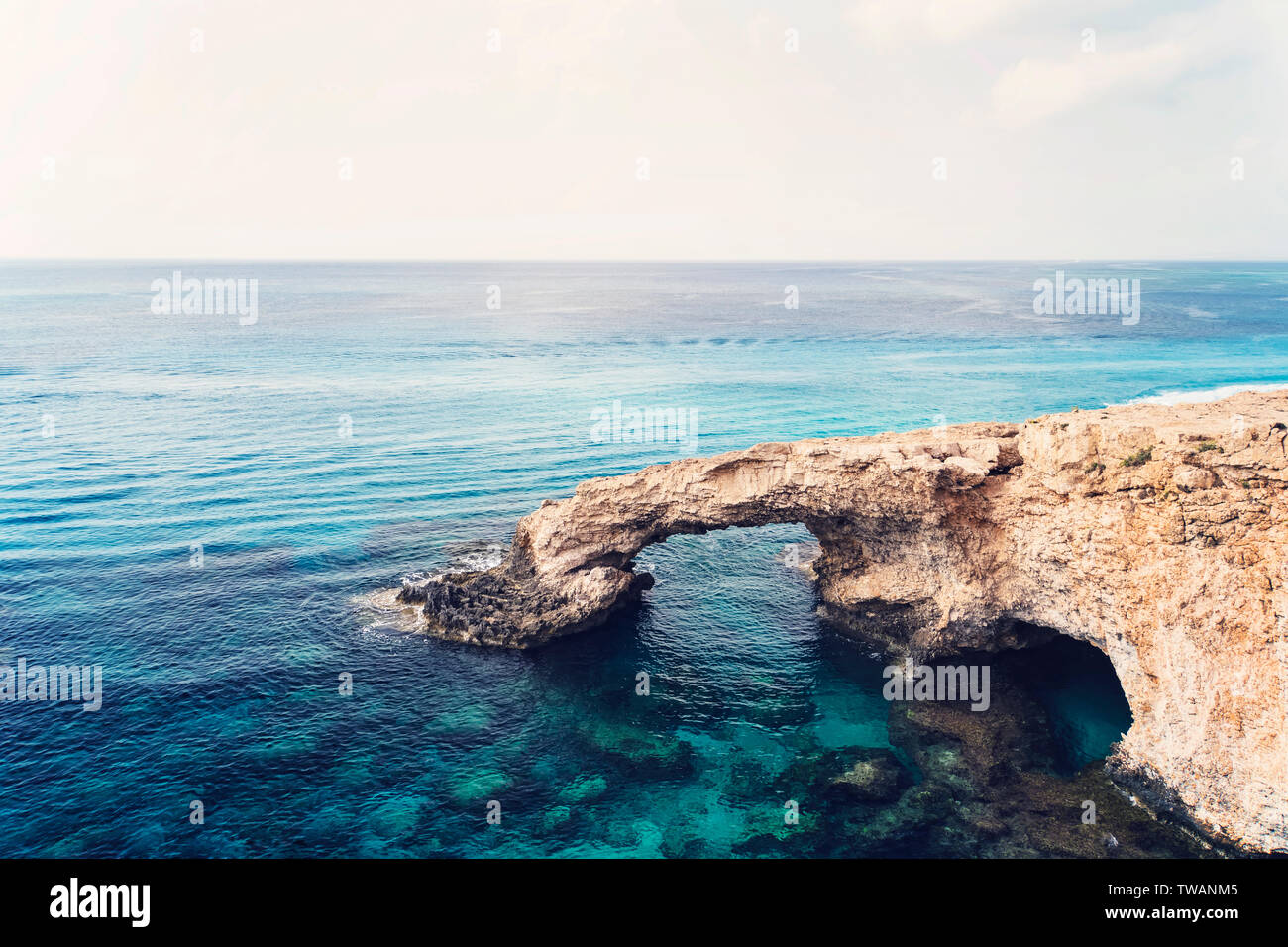 Il ponte di amore o amore bridge si trova in una delle più belle attrazioni turistiche in Ayia Napa, Cipro. Foto Stock