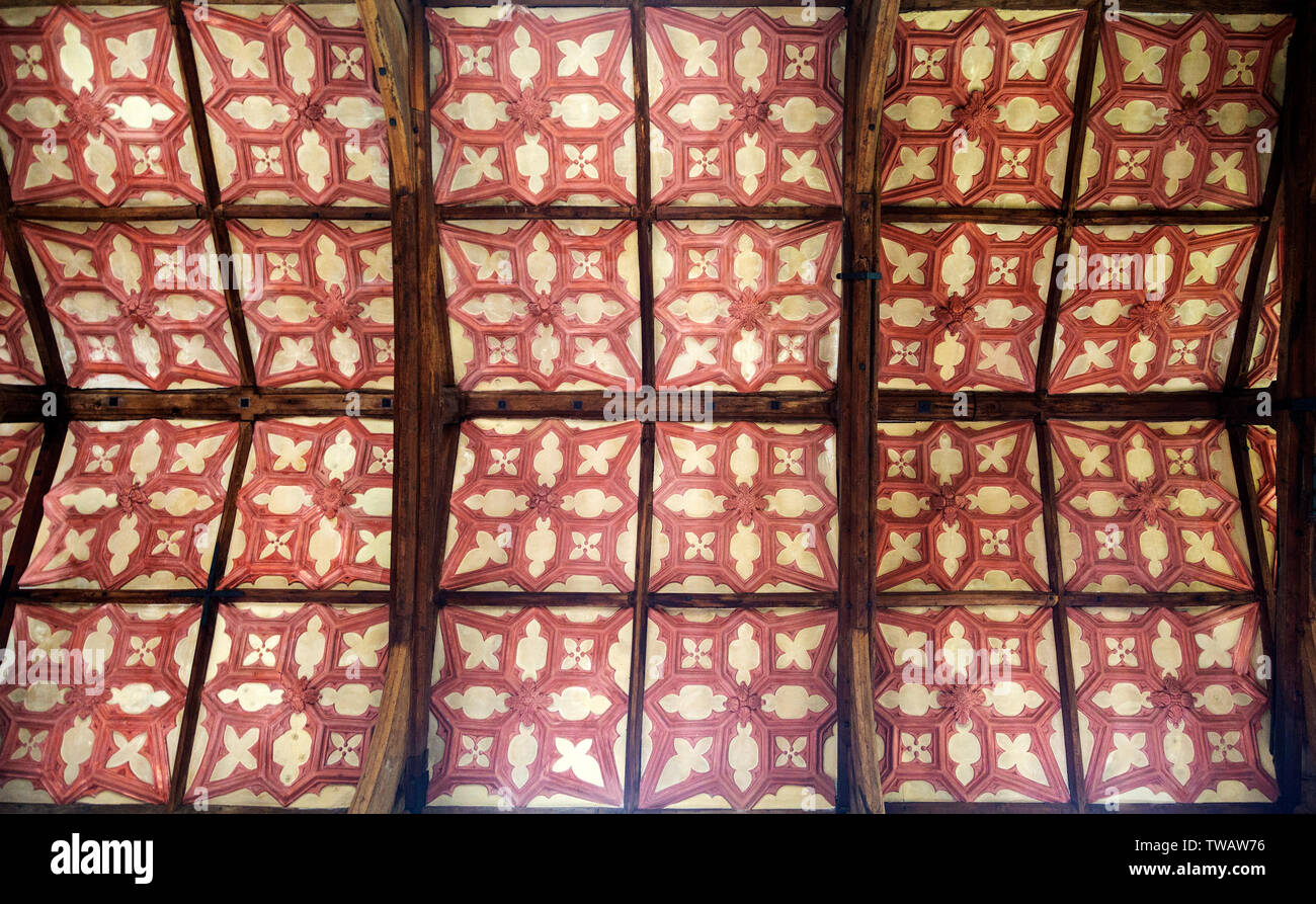 Interno del priory chiesa di Edington, Wiltshire, Inghilterra, Regno Unito - XVII secolo il soffitto in gesso Foto Stock