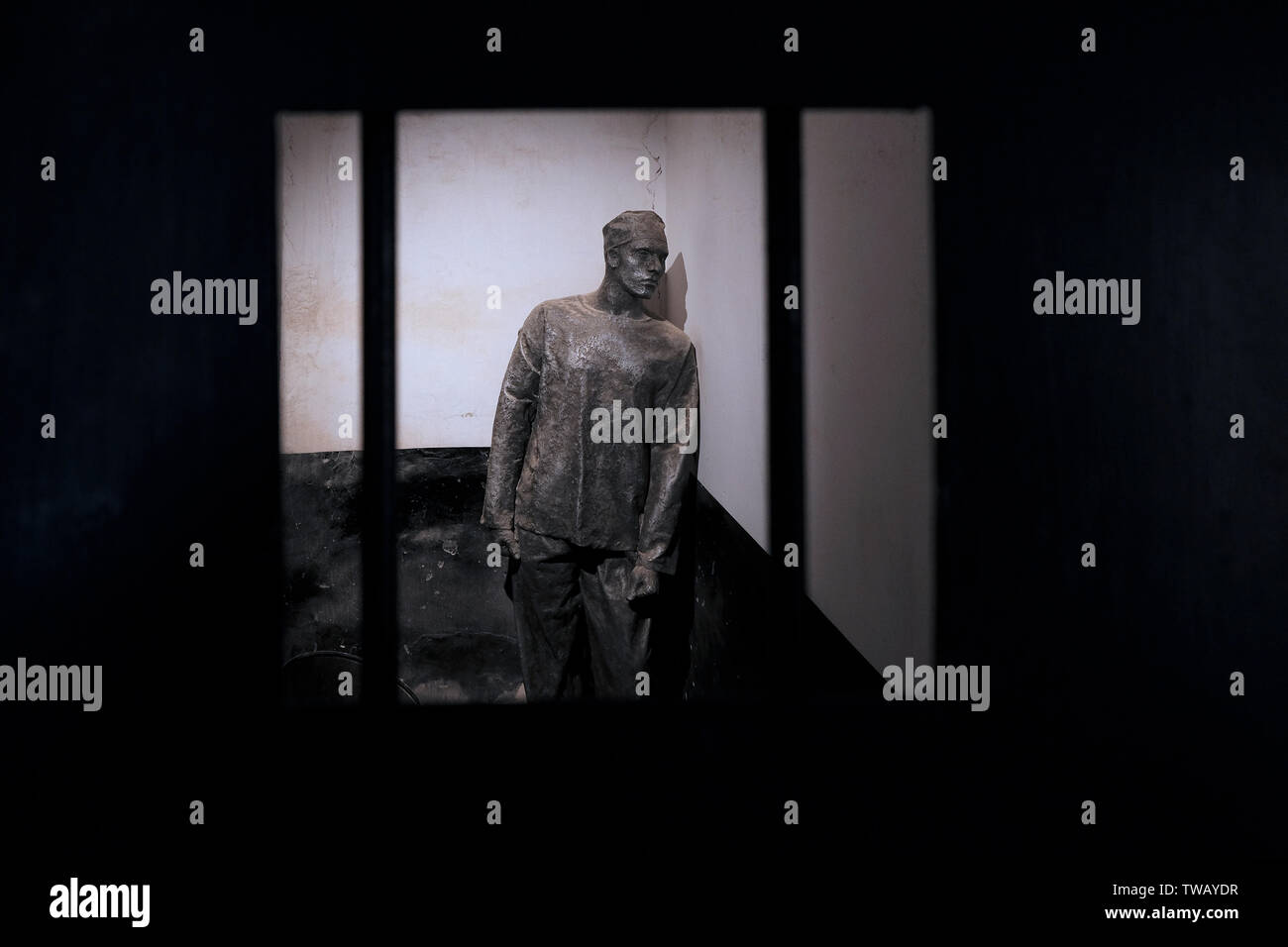 Un confino solitario nella ex acri o Akko il carcere e la corrente i prigionieri della metropolitana Museo che è stato costruito durante il periodo ottomano sulle rovine di un 12esimo secolo la fortezza dei crociati nella città vecchia di acri nel nord di Israele. Nel tempo del mandato britannico molti arabi erano stati imprigionati in questa prigione come criminali o per la partecipazione al 1936-1939 Rivolta Araba in Palestina. Esso conteneva anche prigionieri ebrei, membri di organizzazioni sotterranee a causa della loro lotta contro la norma imperativa e la loro lotta per stabilire una sede nazionale nella terra di Israele. Foto Stock
