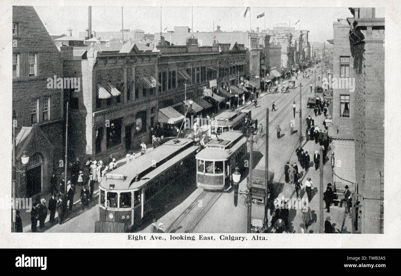 Otto Avenue guardando ad est di Calgary, Alberta, Canada Data: circa 1910s Foto Stock
