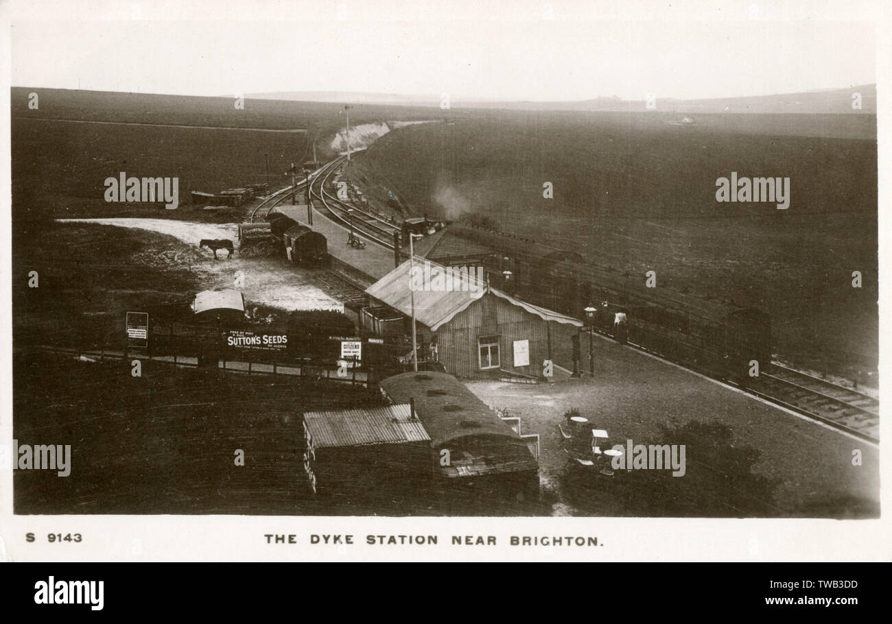 La diga della stazione ferroviaria nei pressi di Devil's Dyke nel West Sussex, in Inghilterra che ha aperto nel 1887 e chiuso nel 1939. Data: circa 1910s Foto Stock