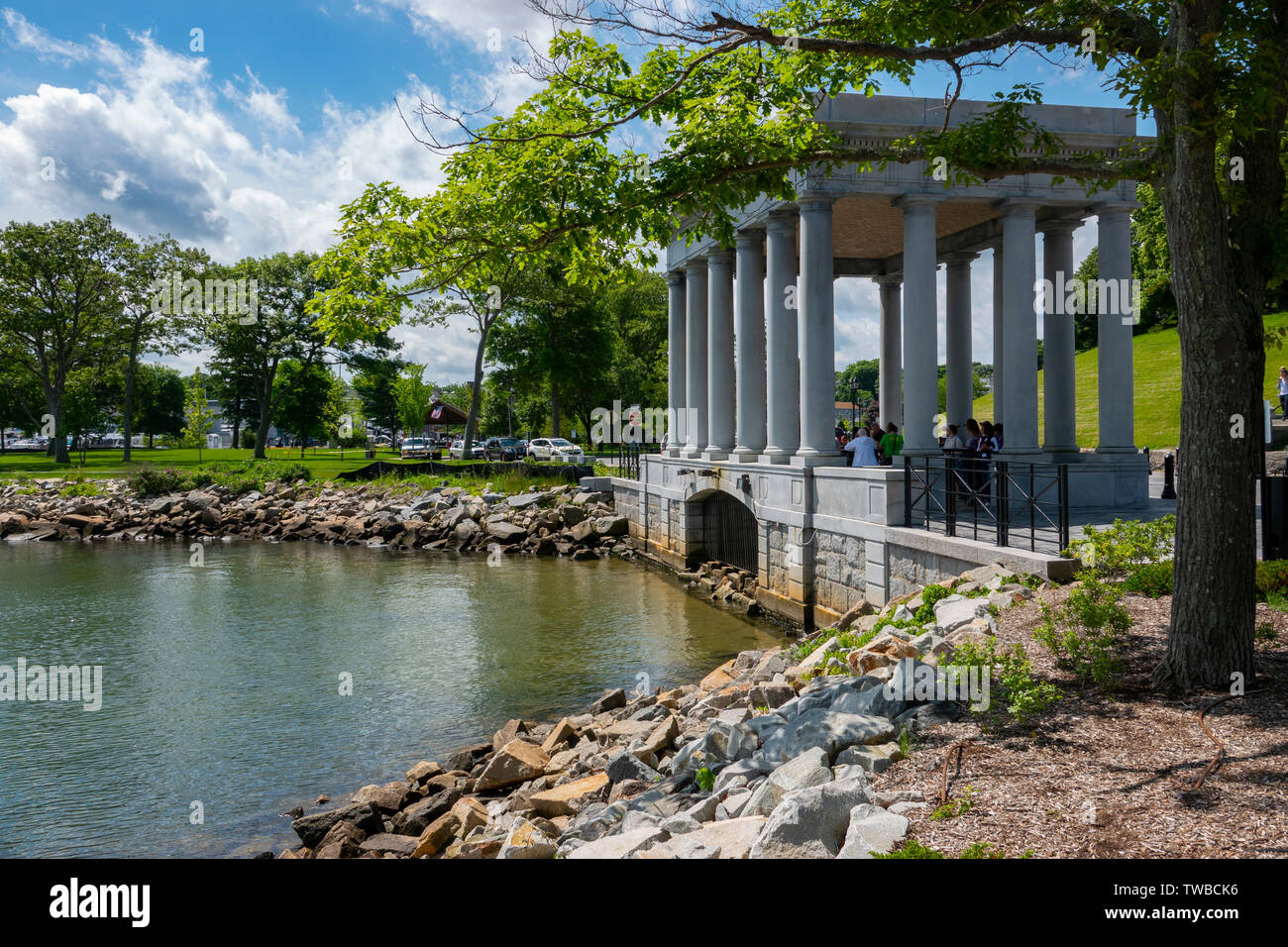 Stati Uniti d'America ma Massachusetts Plimouth Plymouth Plymouth Rock sulle rive della Baia di Plymouth dove i pellegrini hanno detto di avere sbarcati per la prima volta Foto Stock