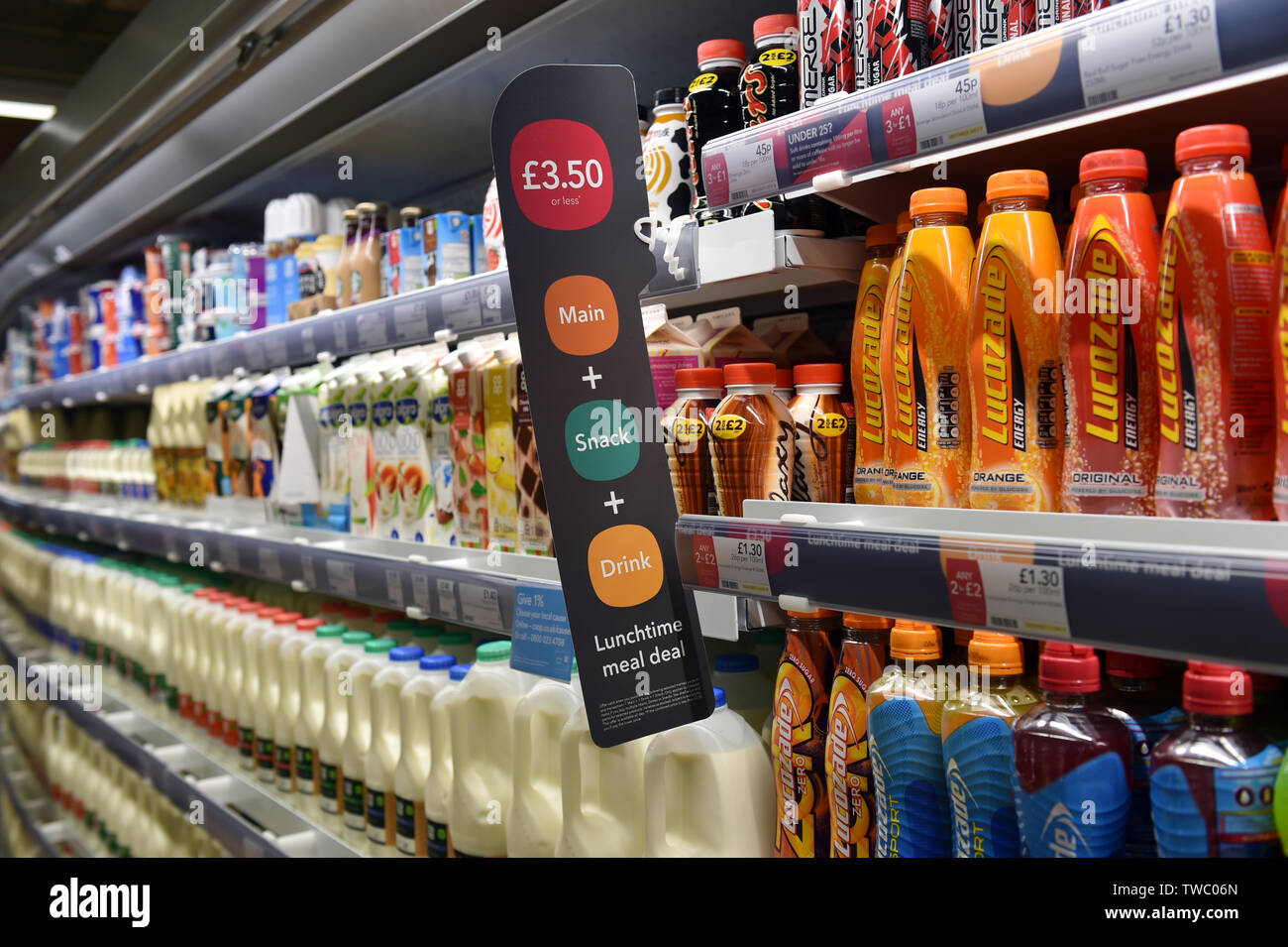 Pasto in un supermercato principale, snack e bevande per £3,50 UK Foto Stock