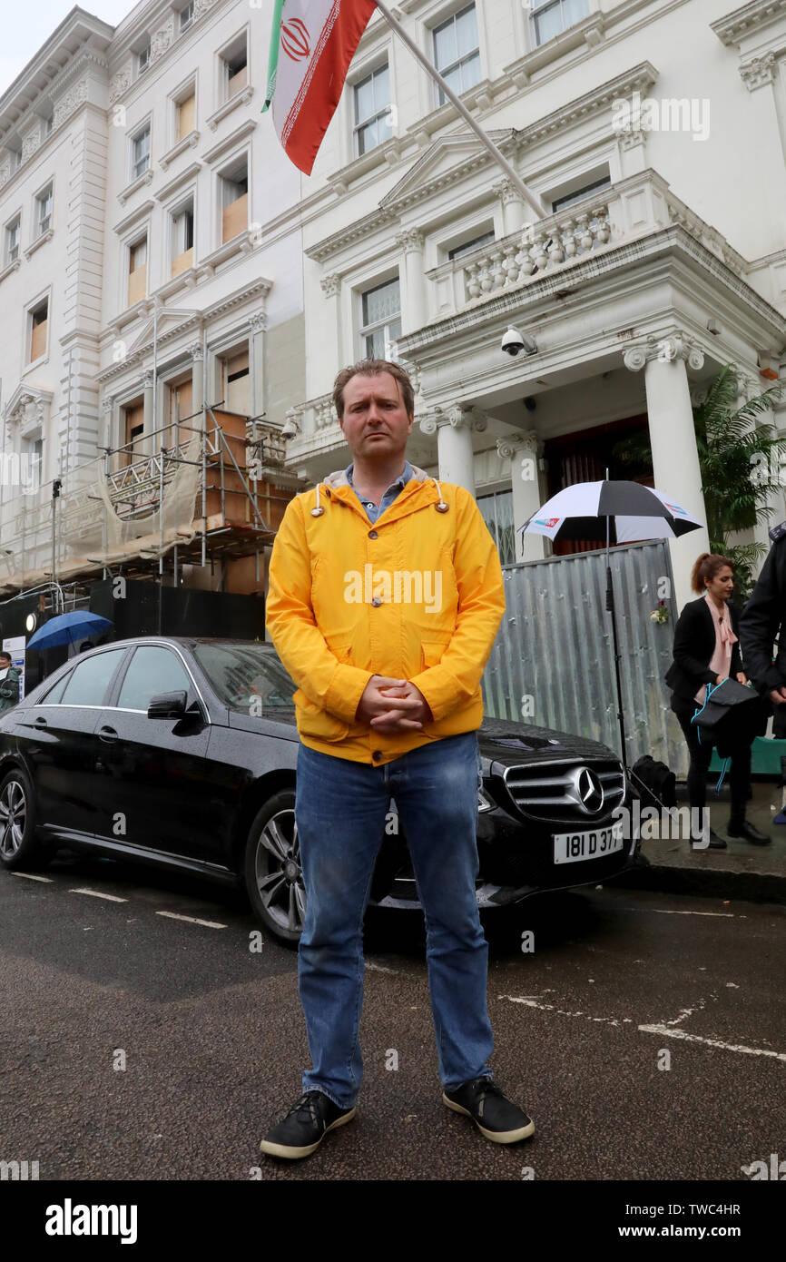 London / UK - Giugno 19, 2019: Richard Ratcliffe al di fuori dell'ambasciata iraniana a Londra dove si è messa in scena uno sciopero della fame a sostegno di sua moglie Nazanin Zaghari-Ratcliffe, incarcerati in Iran Foto Stock