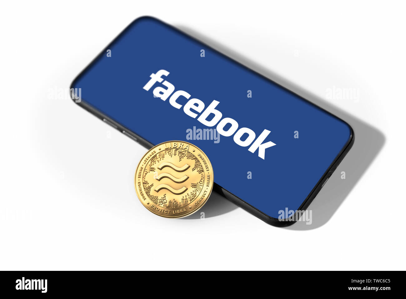 WROCLAW, Polonia - Giugno 19th, 2019: Facebook annuncia Libra cryptocurrency. Libra coin concetto isolato su sfondo bianco. - Immagine Foto Stock