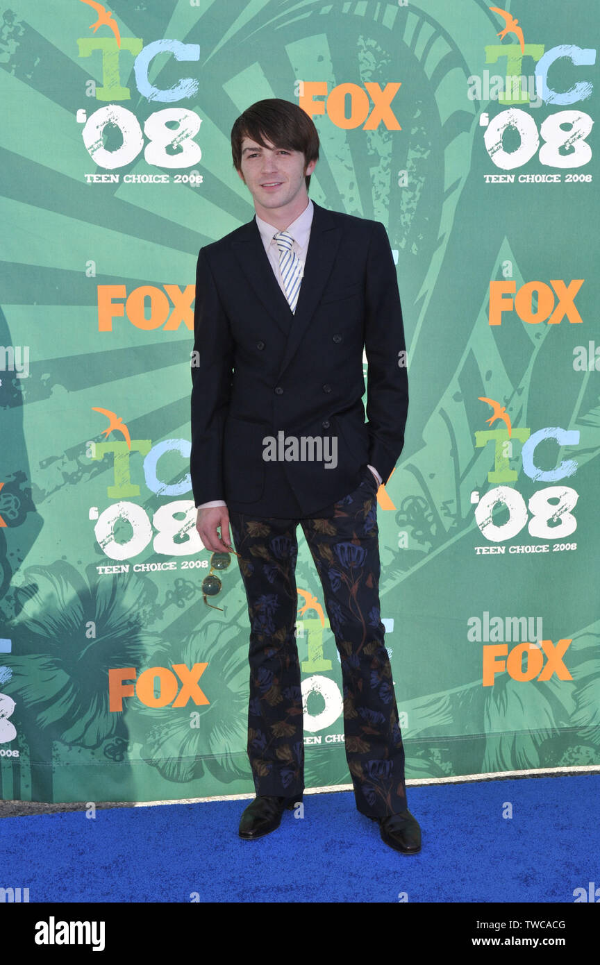 LOS ANGELES, CA. Agosto 03, 2008: Drake Bell al 2008 Teen Choice Awards per gli Universal Studios, Hollywood. © 2008 Paul Smith / Featureflash Foto Stock