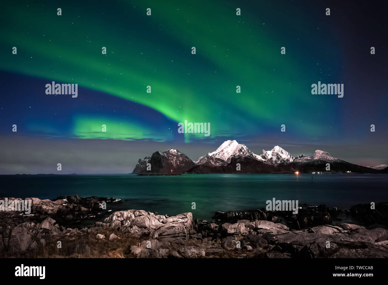 Northern lights attività nelle isole Lofoten Foto Stock
