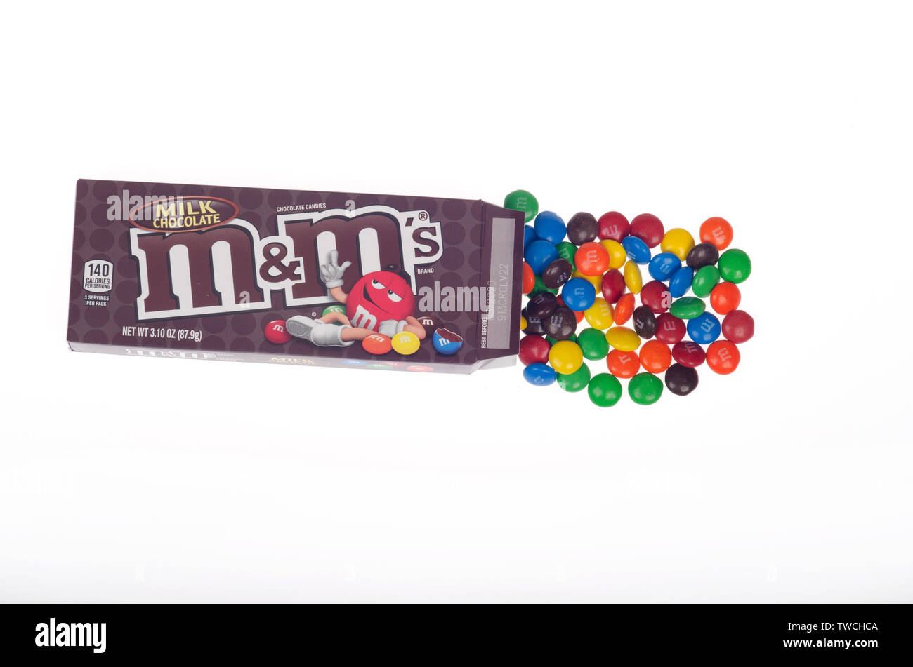 Il cioccolato al latte M&M's l'originale candy rivestito di colori assortiti snack dolce da Mars, Inc con scatola confezione aperta Foto Stock