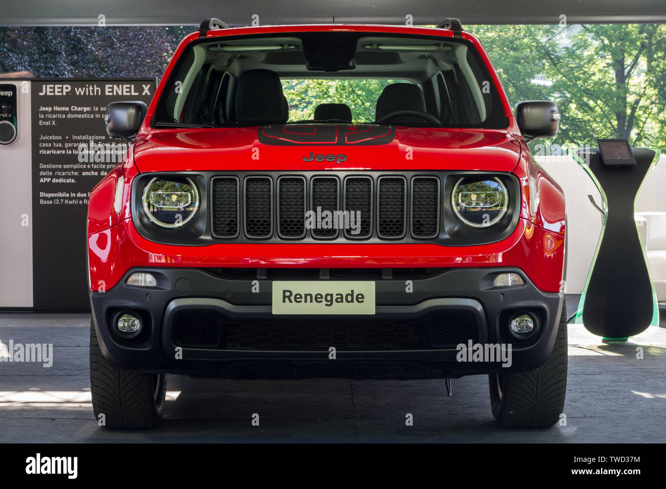 Una Jeep Renegade ibridi plug-in. 2019 edizione del Parco Valentino car show ospita le vetture da molti marchi e i progettisti di automobili nel Parco del Valentino a Torino, Italia. Foto Stock