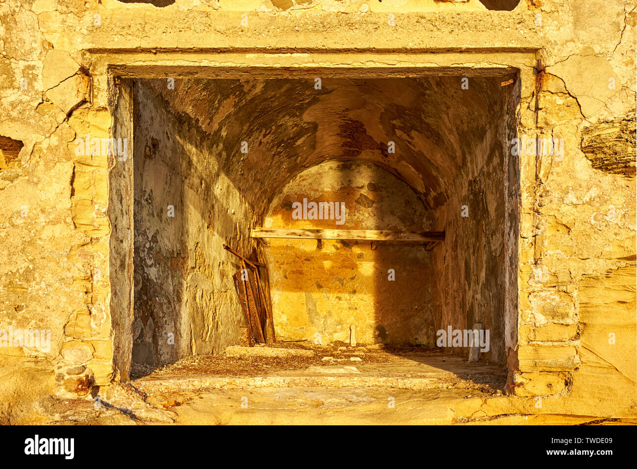 Vista dettagliata in un antico ricovero barca a Cala de Platja Cala de Camps Vells Colonia de Sant Pere Mallorca Spagna Spain Foto Stock