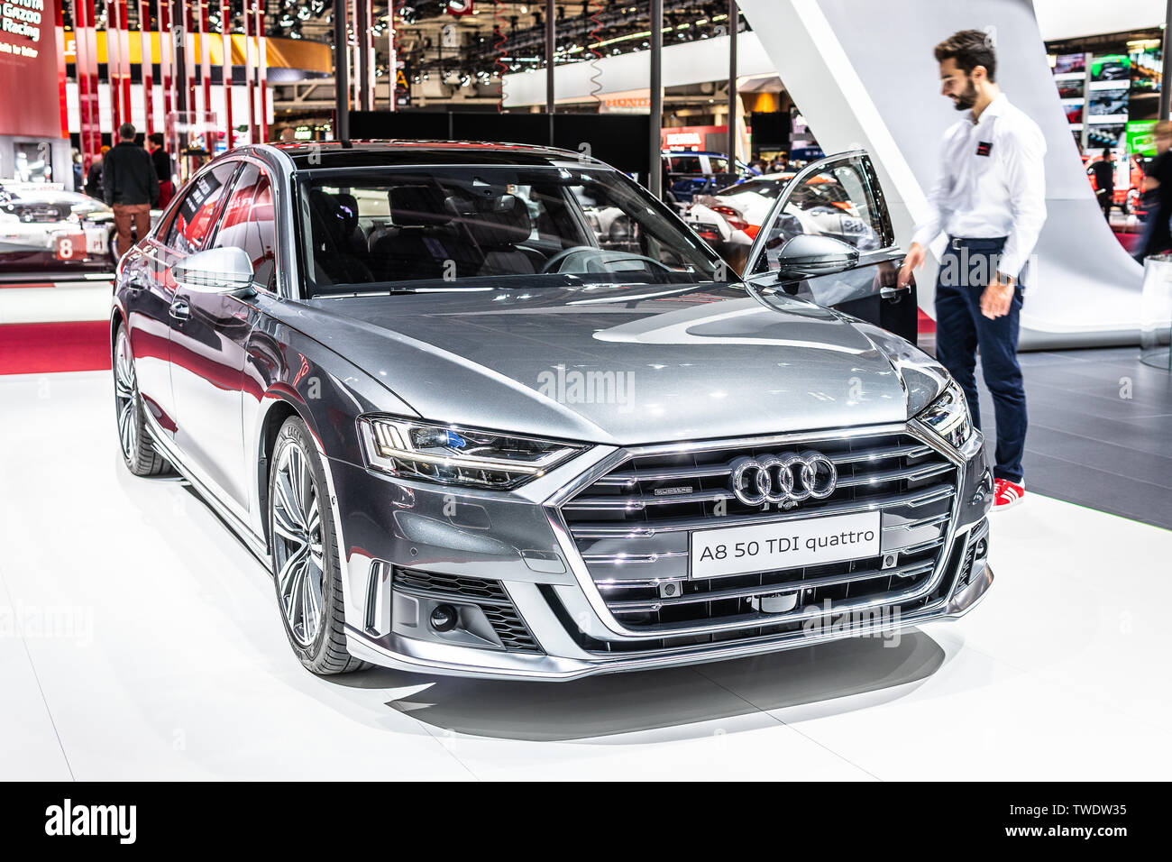 Parigi, Francia, ottobre 02, 2018: Audi A8 50 TDI quattro gen 4, D5 al Mondial Motor Show di Parigi, full-size, berlina di lusso prodotta da Audi AG Foto Stock