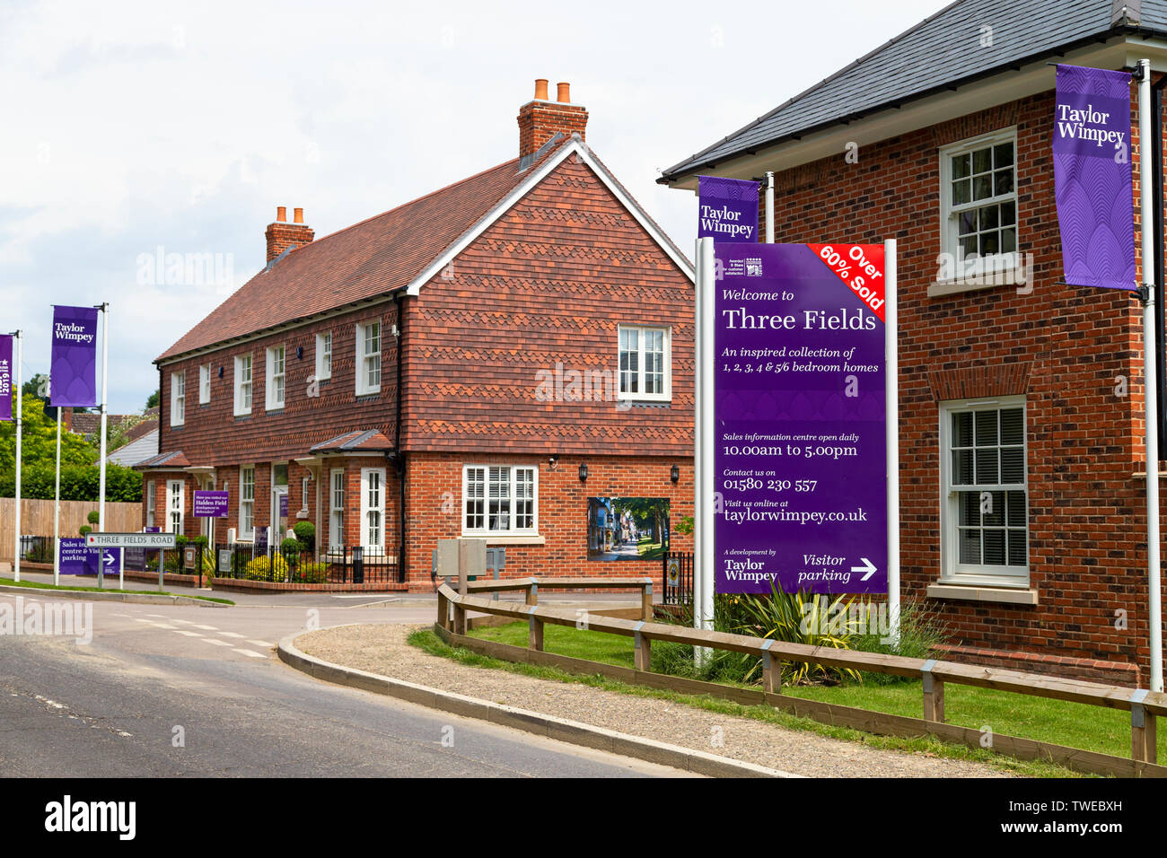 Taylor Wimpey nuovo sviluppo di alloggi, tre campi, tenterden, kent, regno unito Foto Stock