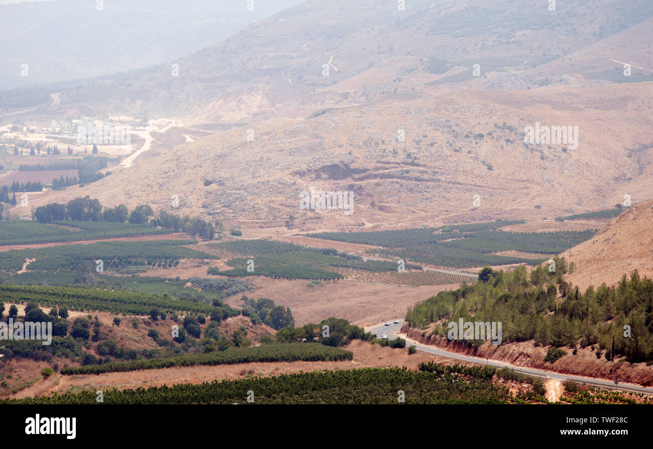 La vista delle montagne vicino alla città di Metula in Israele al confine con il Libano Foto Stock