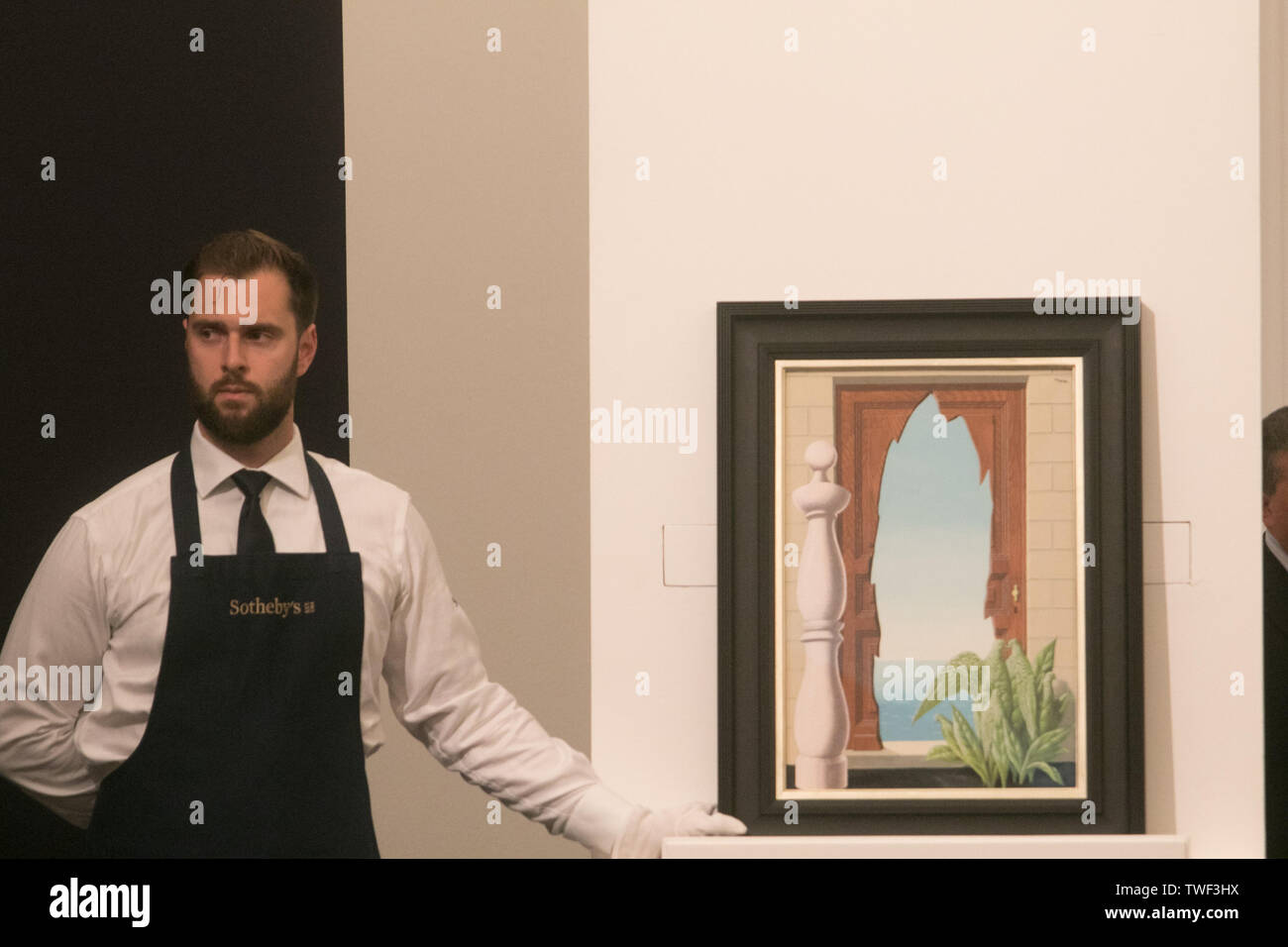 Le grand matin gouache su carta di René Magritte, preventivo £1.500.000 che ha venduto a martello per £2,500,000m durante l'impressionista & Arte Moderna sera asta di Sotheby's a Londra. Foto Stock