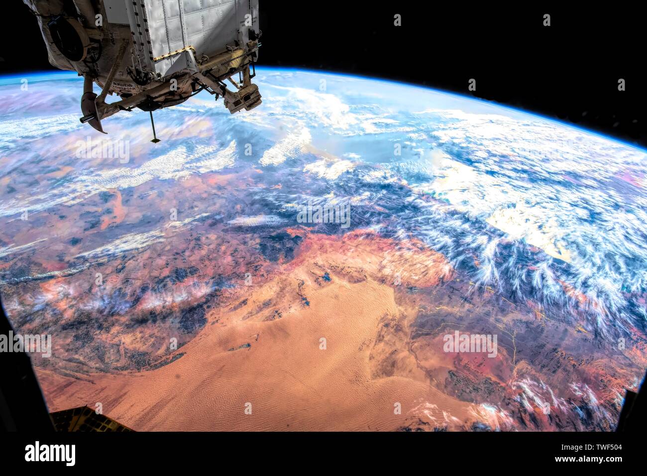 La bellezza della natura del nostro pianeta terra visto dalla Stazione Spaziale Internazionale (ISS). L'immagine è un dominio pubblico handout dalla NASA. Il contributo Foto Stock