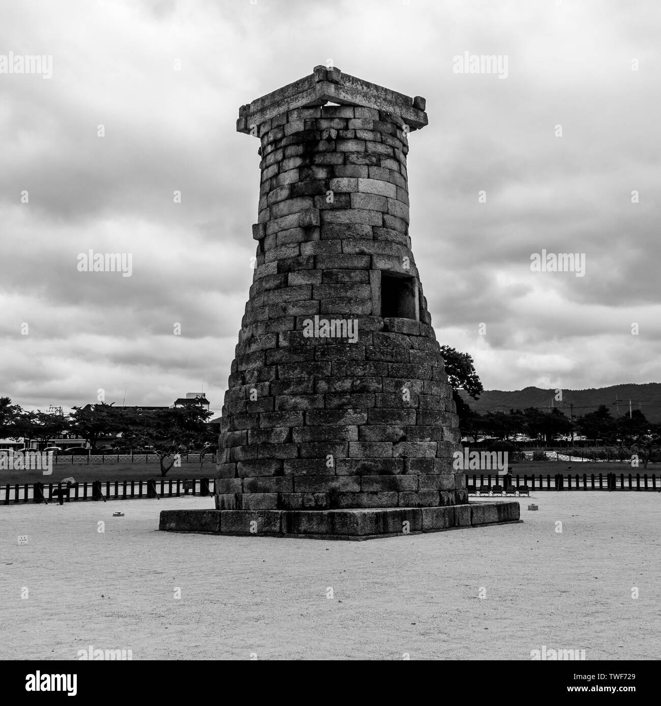 Cheomseongdae il più antico sopravvissuto osservatorio astronomico in Asia orientale, tesoro nazionale di Gyeongju, Corea del Sud. Asia Foto Stock