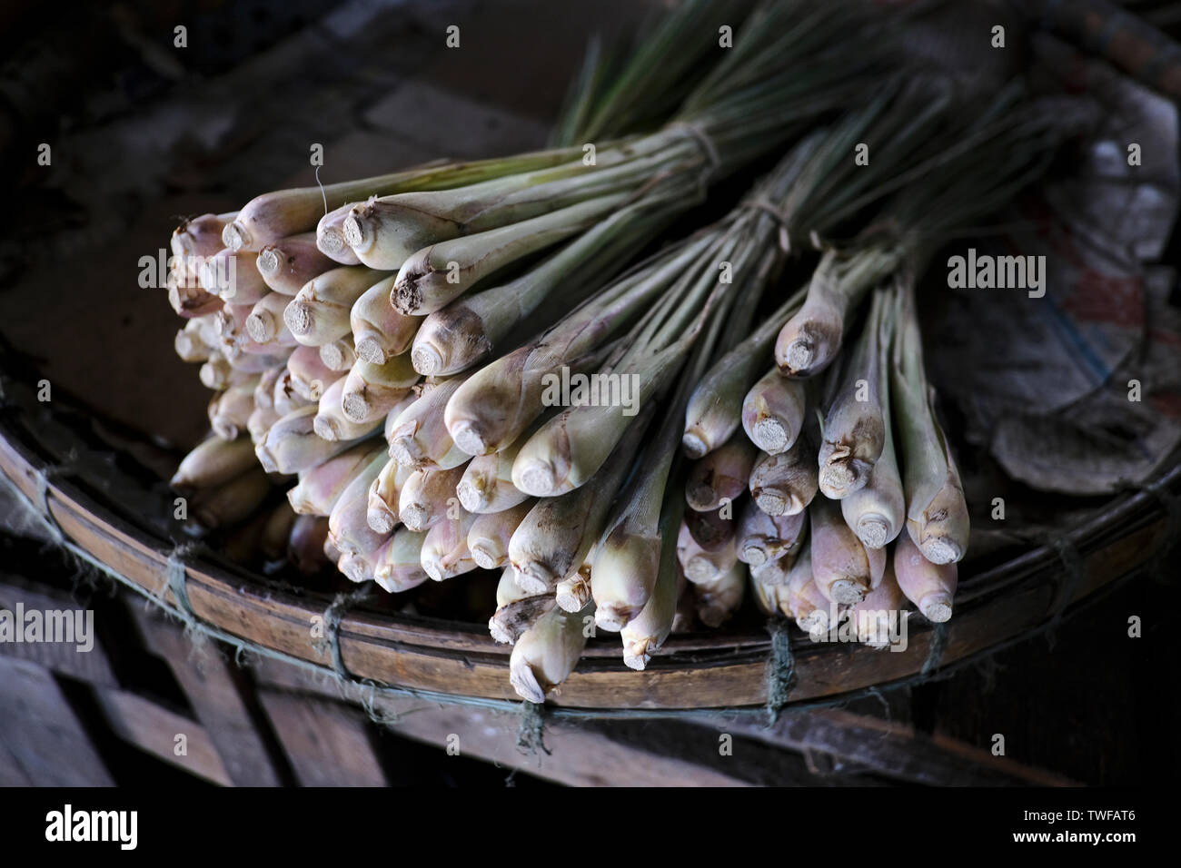Appena raccolti vegetali ad un mercato di Yangon. Foto Stock
