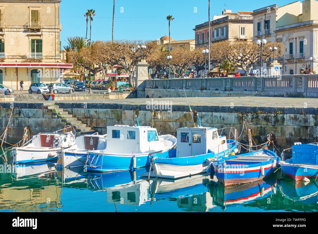 Barche da pesca in Siracusa, Sicilia, Italia Foto Stock