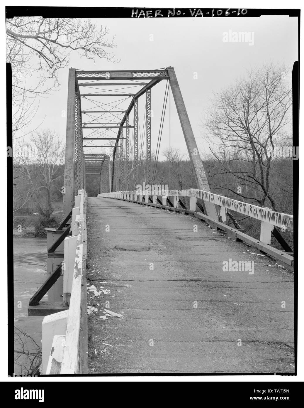 Portale E VISTA PONTE, EST SPAN, guardando ad ovest - Mansion ponte di travatura reticolare, Spanning Staunton River a Statale Route 640, Altavista, Campbell County, VA Foto Stock