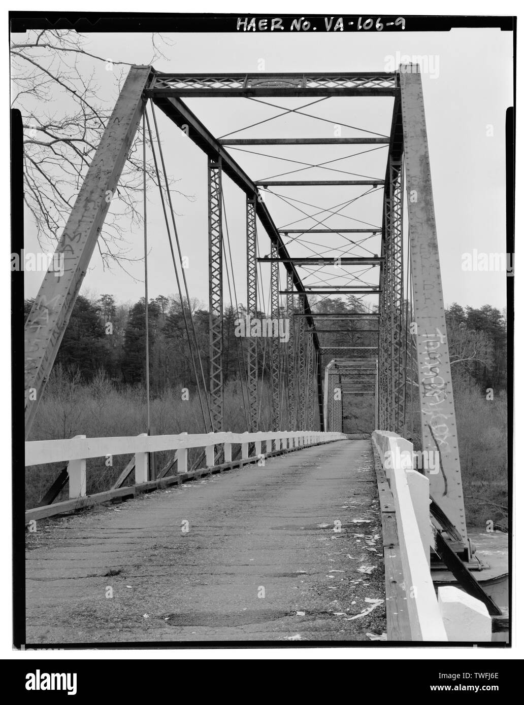 Portale E VISTA PONTE, WEST SPAN, guardando ad Est - Mansion ponte di travatura reticolare, Spanning Staunton River a Statale Route 640, Altavista, Campbell County, VA Foto Stock