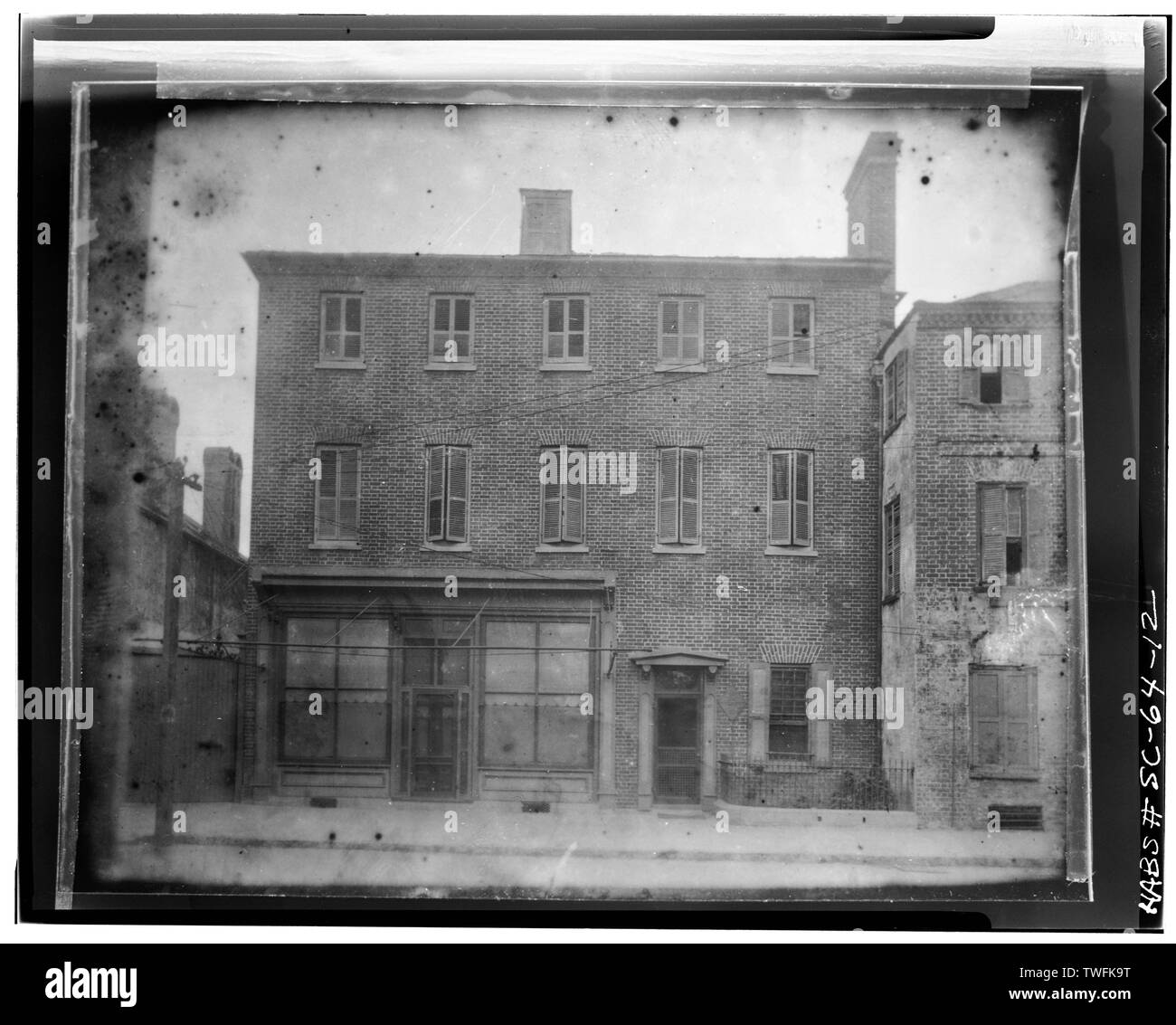 POST 1883 vista di casa durante il suo uso come un panificio (1883 al 1929). Fotocopia della fotografia - Thomas Heyward, Jr. House, 87 Church Street, Charleston, Contea di Charleston, Sc; Washington, George Foto Stock