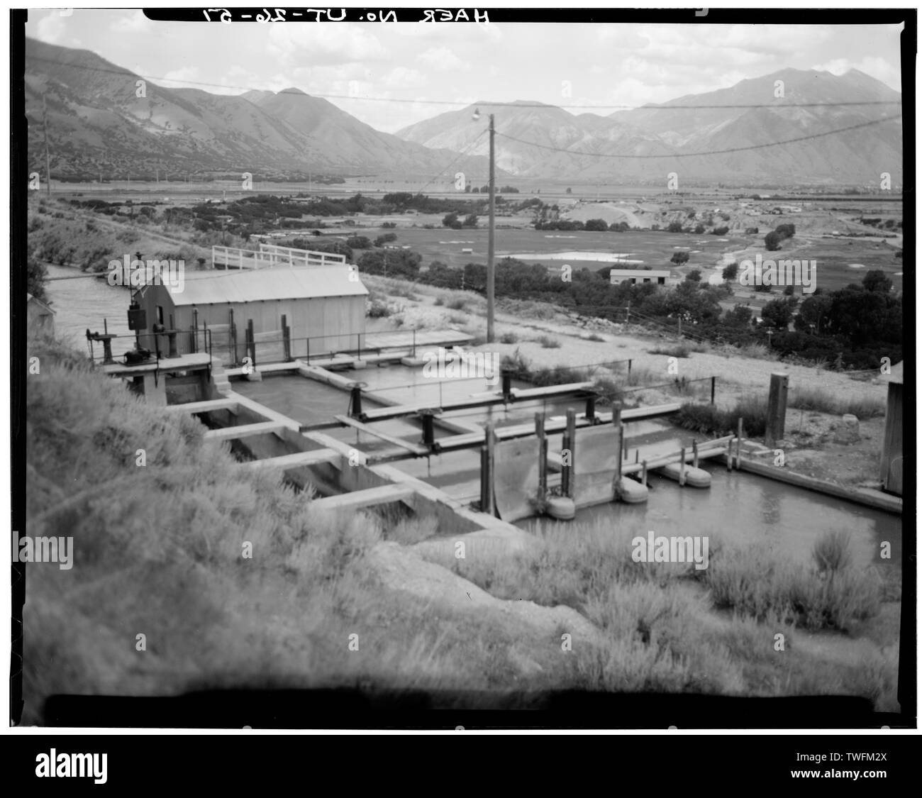 Canale di alimentazione FOREBAY, 1982. Vista verso nord-est. - La Valle di fragola Progetto, Payson, Utah County, UT Foto Stock