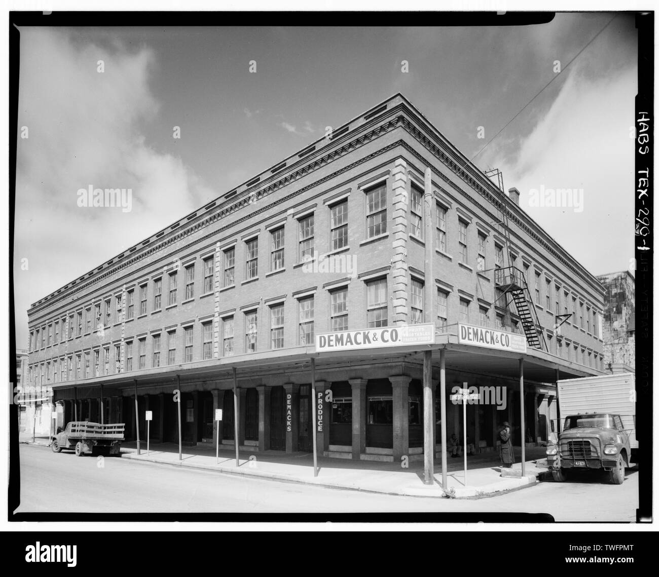 Principali (sud) e lati est - Hendley Edificio, 2000-2016 Strand, Galveston, Gennep, TX Foto Stock