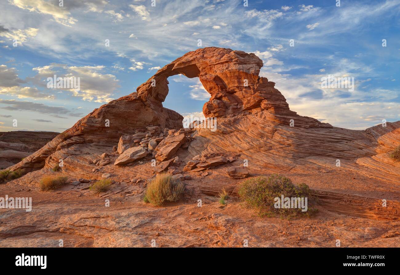 Arco di arsenico, San Rafael Deserto vicino a Hanksville, Utah, Stati Uniti Foto Stock