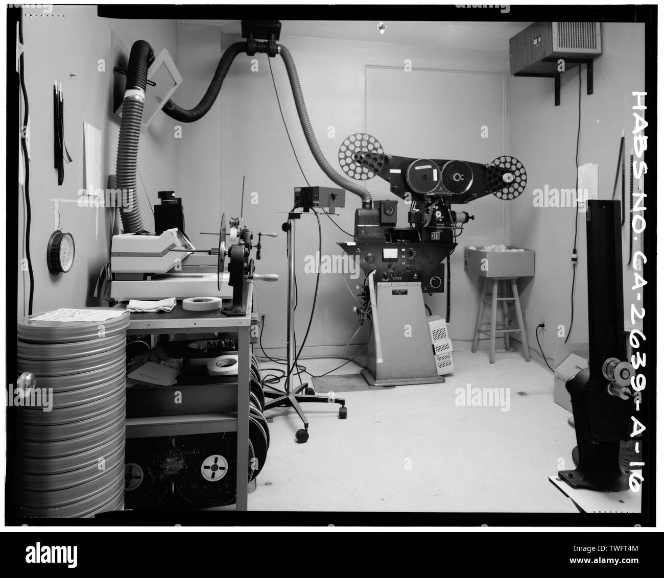 Sala di produzione -2 vista interna, rivolta ad ovest - Walt Disney Studios, Laboratorio di processo, angolo di Buena Vista Street e Alameda Avenue, Burbank, nella contea di Los Angeles, CA Foto Stock