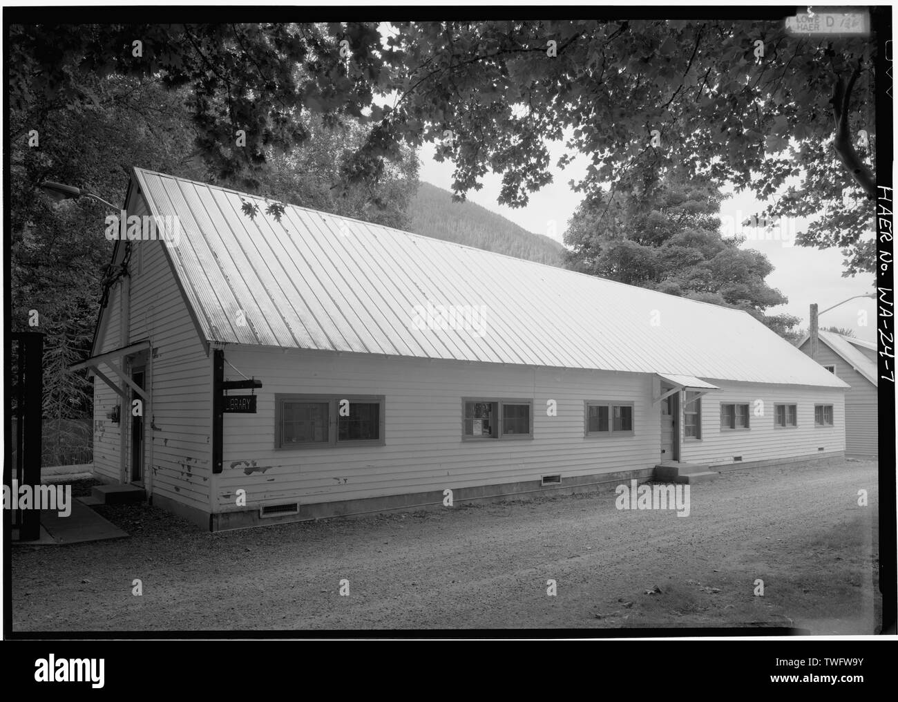 Biblioteca Pubblica, NEWHALEM- L'edificio è un ex CITY LIGHT BUNKHOUSE, 1989. - Skagit sviluppo di potenza, Skagit River e Newhalem Creek progetto idroelettrico, sul fiume Skagit, Newhalem, Whatcom County, WA; Ross, James Delmage; Jorgensen, Lars; Uhden, C F Foto Stock
