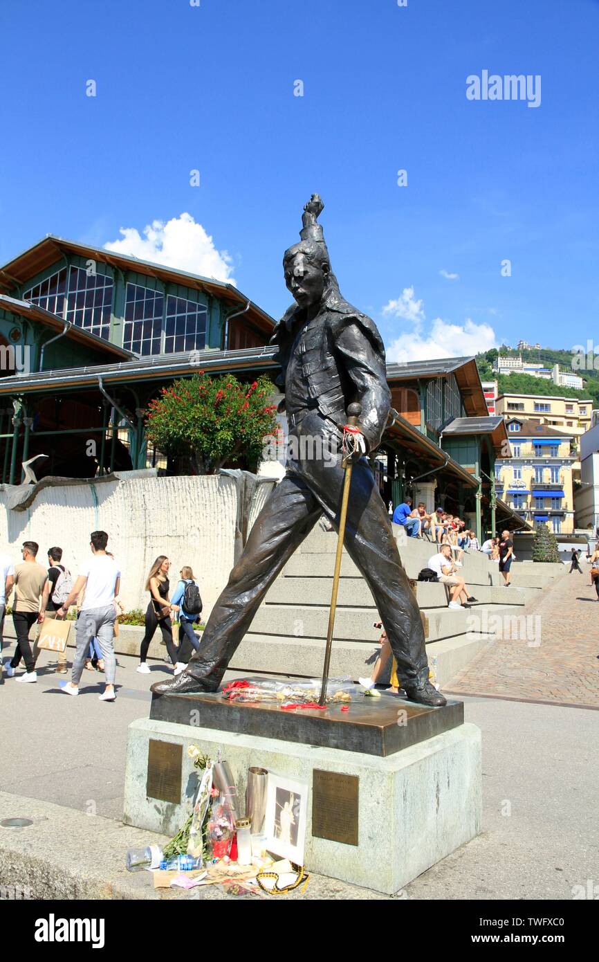 Statua di Freddie Mercury, cantante del gruppo Regina, a Montreux che è un comune svizzero del cantone di Vaud Foto Stock