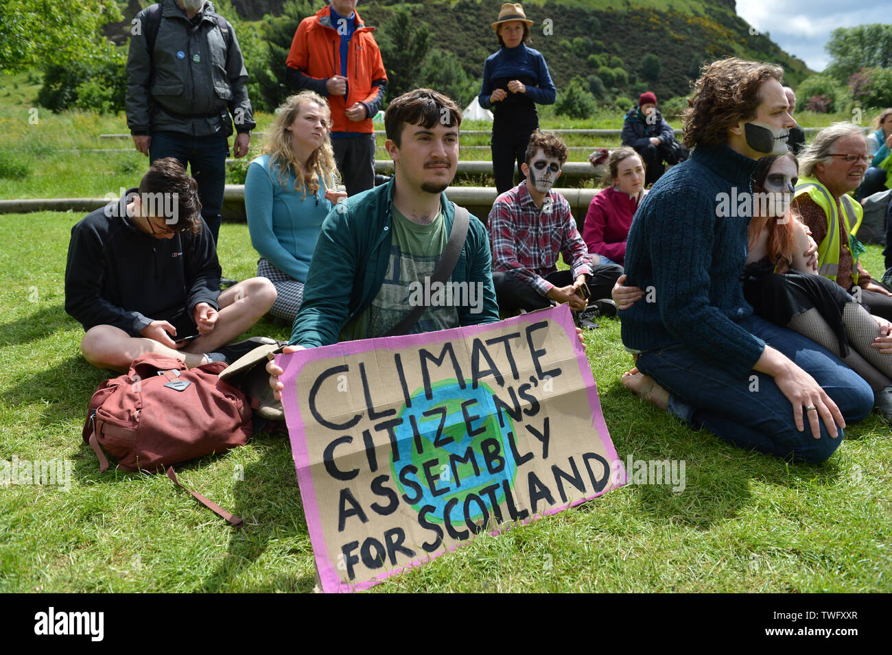 Edinburgh, Regno Unito. Xx Giugno, 2019. Estinzione della ribellione protesta al di fuori del Parlamento scozzese. Credito: Colin Fisher/Alamy Live News Foto Stock