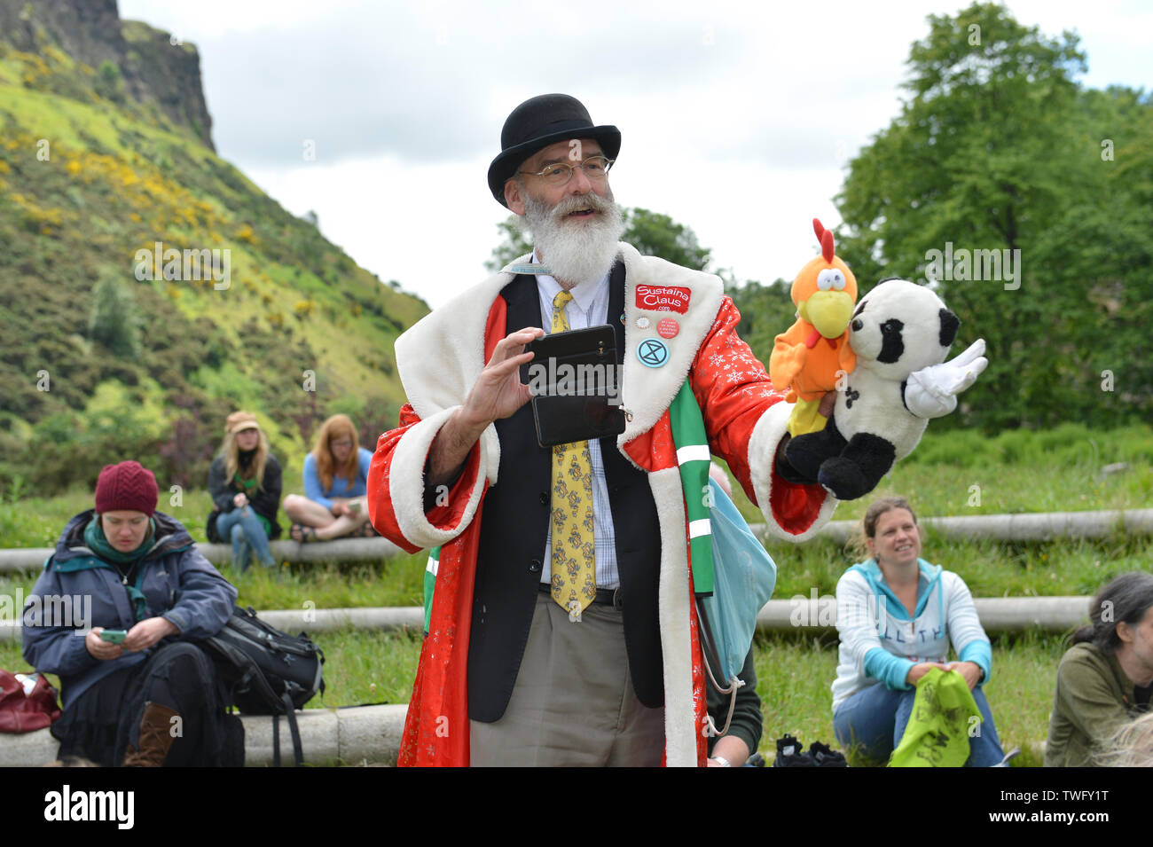 Edinburgh, Regno Unito. Xx Giugno, 2019. Estinzione della ribellione protesta al di fuori del Parlamento scozzese. Credito: Colin Fisher/Alamy Live News Foto Stock